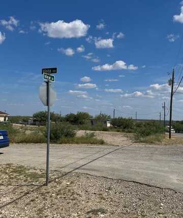 207 View Dr, Eagle Pass, TX 78852