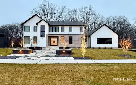 5587 Stonebridge Drive, Grandville, MI 49418