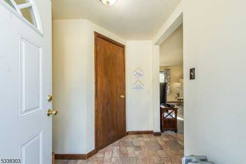 290 Fox Hill Rd, Whippany, NJ 07834
