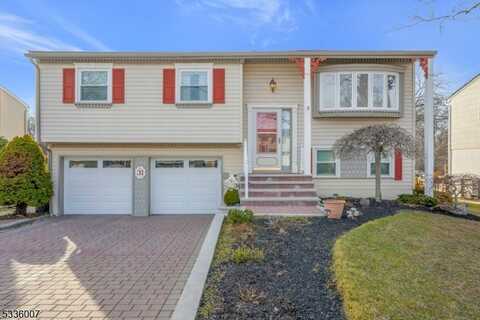 31 Woodmere St, Raritan, NJ 08869