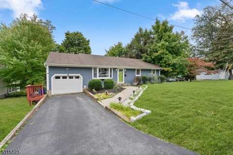 60 Gloucester Rd, Whippany, NJ 07054