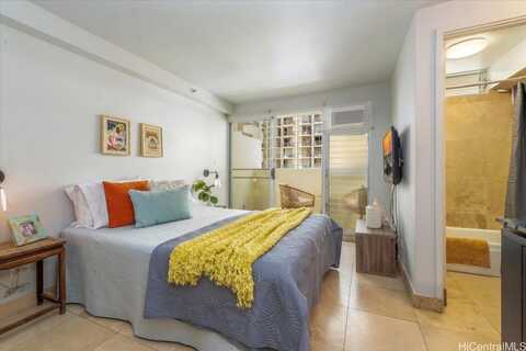 2463 Kuhio Avenue, Honolulu, HI 96815