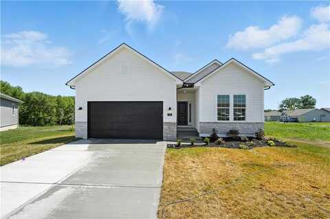 308 SW Hawthorne Court, Blue Springs, MO 64014