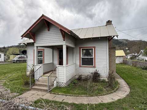 202 S Main Street, Kooskia, ID 83539