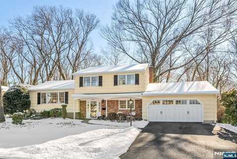 21 Hampshire Road, Midland Park, NJ 07432