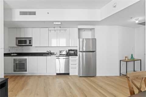 92 SW 3rd St, Miami, FL 33130
