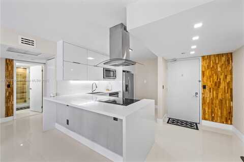 20379 W W Country Club Dr, Aventura, FL 33180