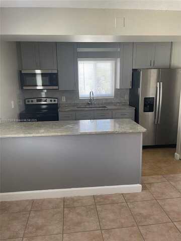 4240 Riverside Dr, Coral Springs, FL 33065
