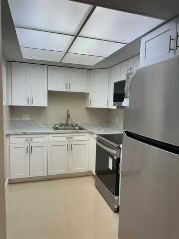5530 NW 44th St, Lauderhill, FL 33319