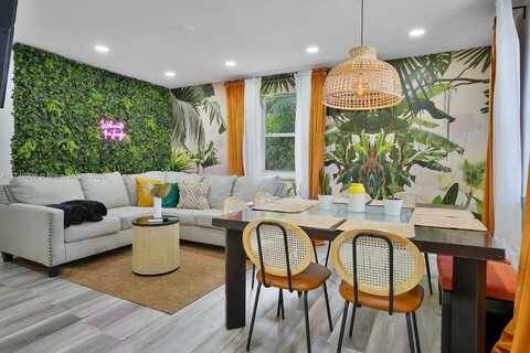 168 NW 32nd St, Miami, FL 33127