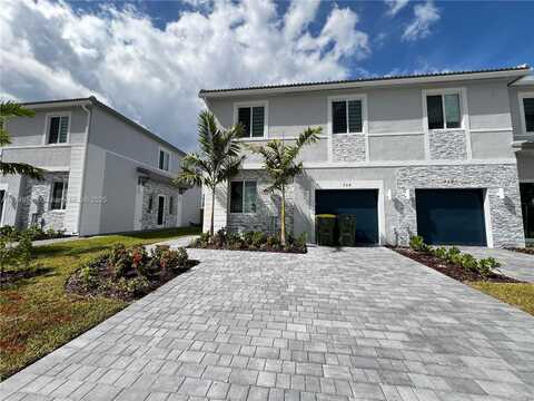 709 SE 13th St Cir, Homestead, FL 33034