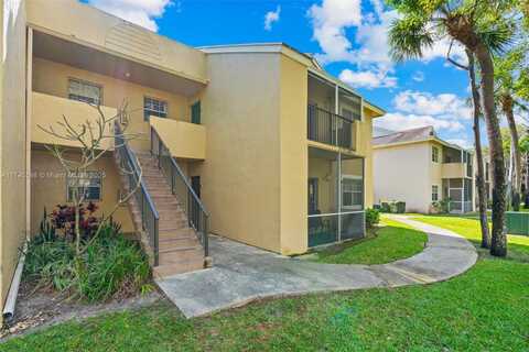 661 Cypress Lake Blvd, Deerfield Beach, FL 33064