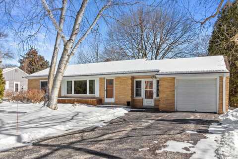 1170 Garvens Ave, Brookfield, WI 53005