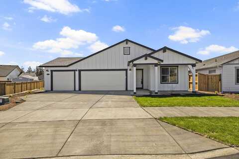 1062 NW Walnut Avenue, Redmond, OR 97756