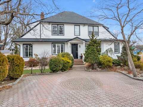 3 144th Street, Whitestone, NY 11357