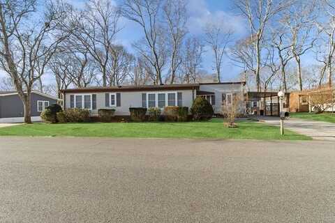 1661 Old Country Road, Riverhead, NY 11901