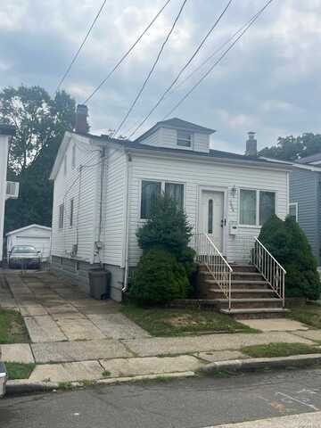 224 E New York Avenue, Valley Stream, NY 11580