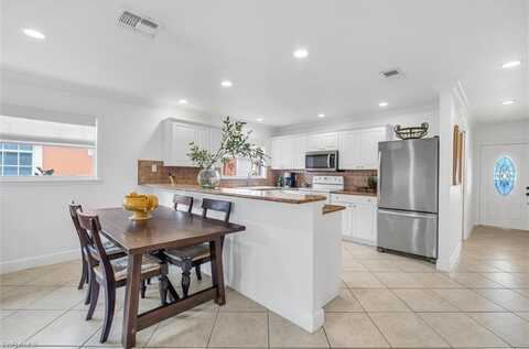 826 109th, NAPLES, FL 34108