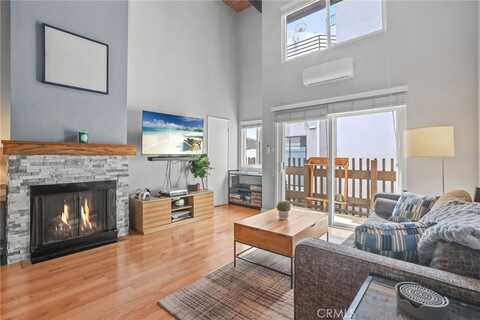 11954 Goshen Avenue, Los Angeles, CA 90049