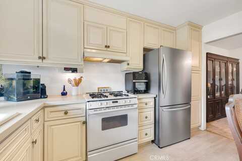 31570 Agoura Road, Westlake Village, CA 91361