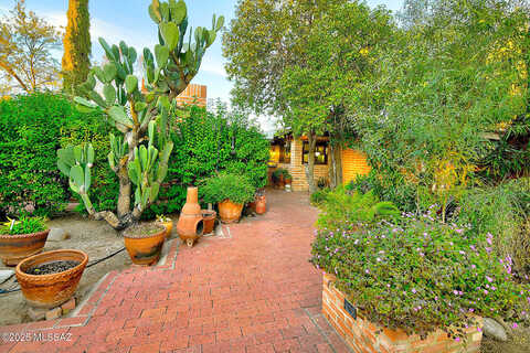 Fort Lowell, TUCSON, AZ 85712