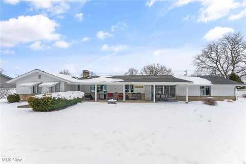 1151 Palmetto Drive, Hubbard, OH 44425