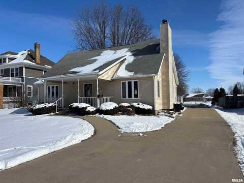 626 3rd Avenue, De Witt, IA 52742