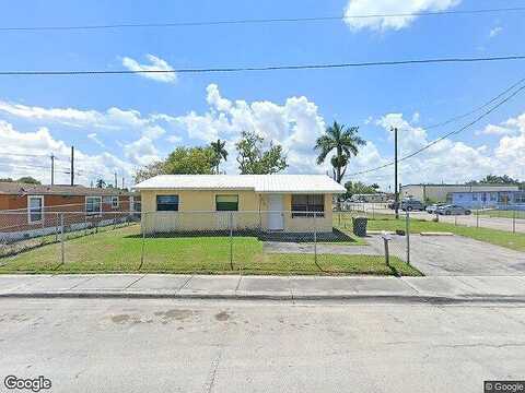 Avenue B, BELLE GLADE, FL 33430