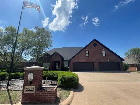 2210 Lakewood Drive, Chickasha, OK 73018