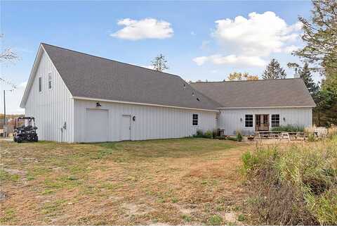 Quinlan, LINDSTROM, MN 55045