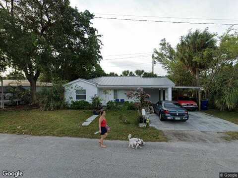 28Th, RIVIERA BEACH, FL 33404