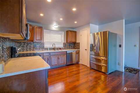 19Th, PUYALLUP, WA 98372