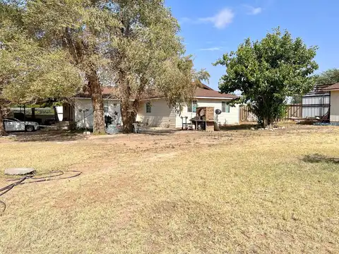 Avenue D, PLAINS, TX 79355