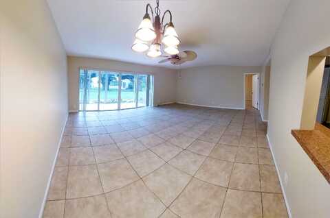 Lori Dr, Palm Springs, FL 33461