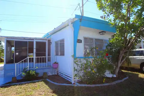 8705 S. Tamiami Tr, Sarasota, FL 34238