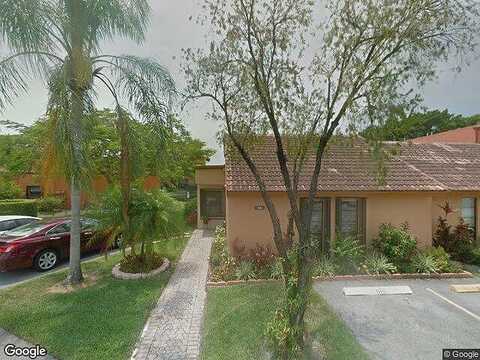 Mockingbird Ln, Plantation, FL 33324