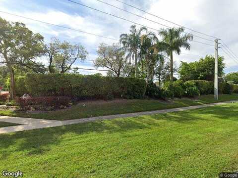 Flynn Cir, Boca Raton, FL 33496