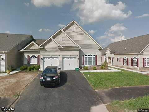 Lincoln Dr, North Wales, PA 19454