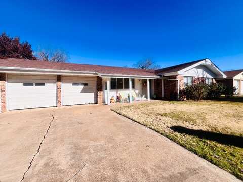 1423 Thompson Dr, Graham, TX 76450