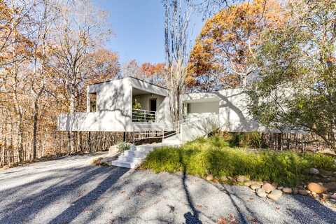 43 Timber Trail, Amagansett, NY 11930