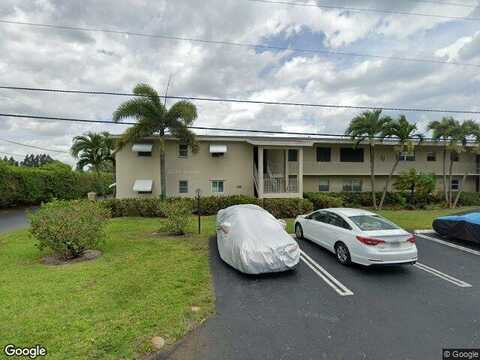 Circle Dr S, Boynton Beach, FL 33435