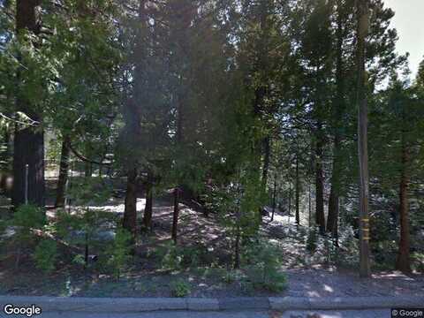 Forest Dr, Fish Camp, CA 93623