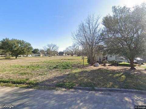 9Th St, Hempstead, TX 77445