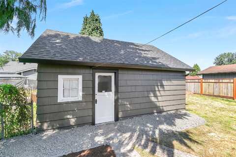 N Pacific Avenue, Kelso, WA 98626