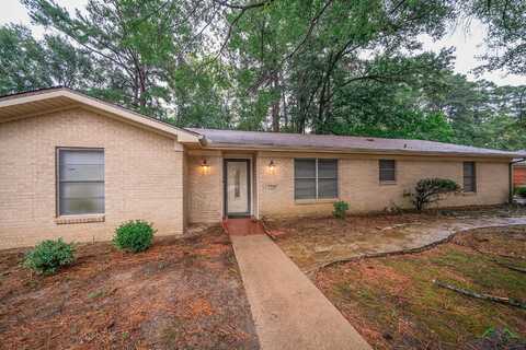 Rodden Dr, Longview, TX 75604