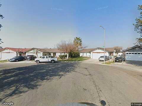 E Pitt Ave, Fresno, CA 93706