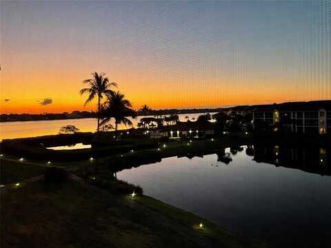 7030 Half Moon Cir, Hypoluxo, FL 33462