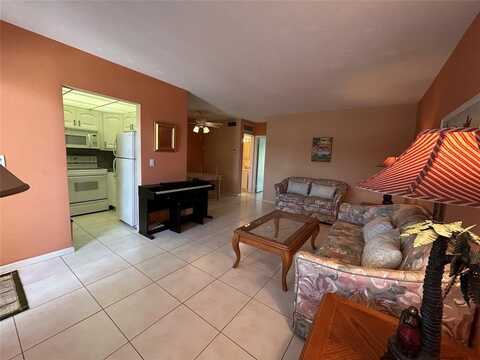 2050 NE 39th St, Lighthouse Point, FL 33064