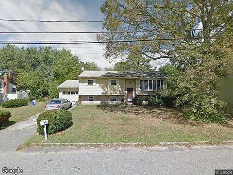 Fulton St, WEST BABYLON, NY 11704