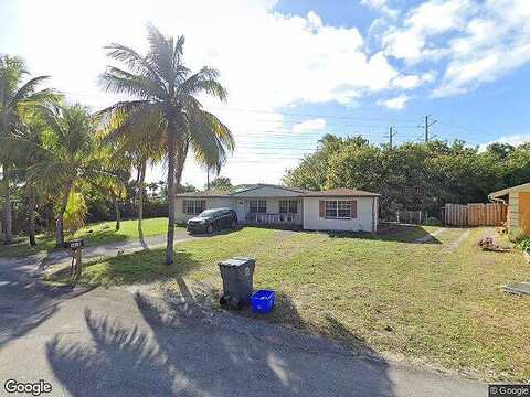 Cayman Cir E, WEST PALM BEACH, FL 33407